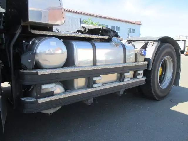 平成26年10月中古大型トラクタヘッド日産UDUDトラックスの画像9