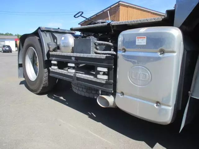 平成26年10月中古大型トラクタヘッド日産UDUDトラックスの画像10