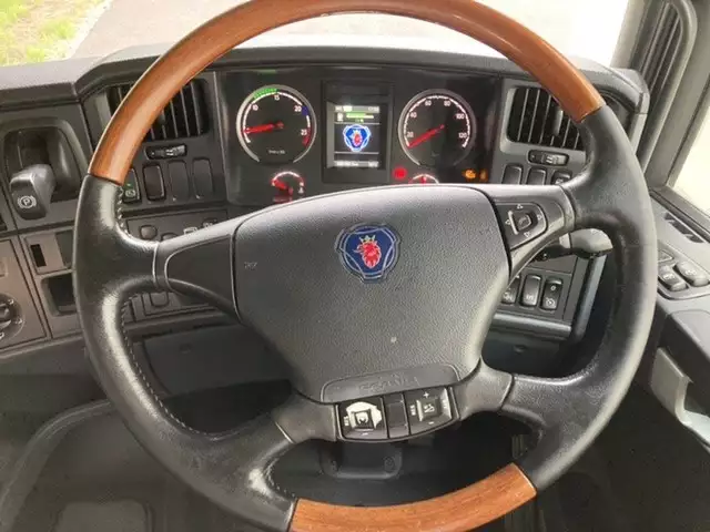 平成28年03月中古大型トラクタヘッドスカニアグリフィンモデルの画像22