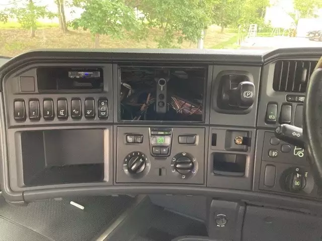 平成28年03月中古大型トラクタヘッドスカニアグリフィンモデルの画像27