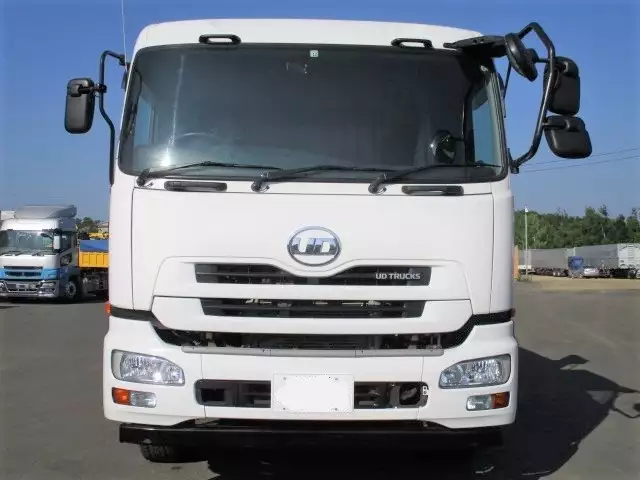 平成26年10月中古大型日産UDクオンの画像2