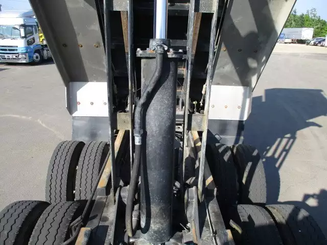 平成26年10月中古大型日産UDクオンの画像13