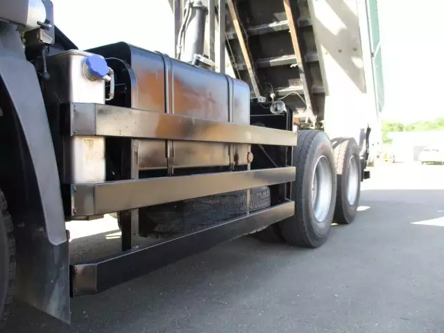 平成26年10月中古大型日産UDクオンの画像16