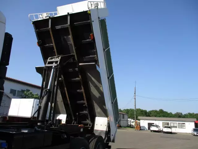 平成26年10月中古大型日産UDクオンの画像18