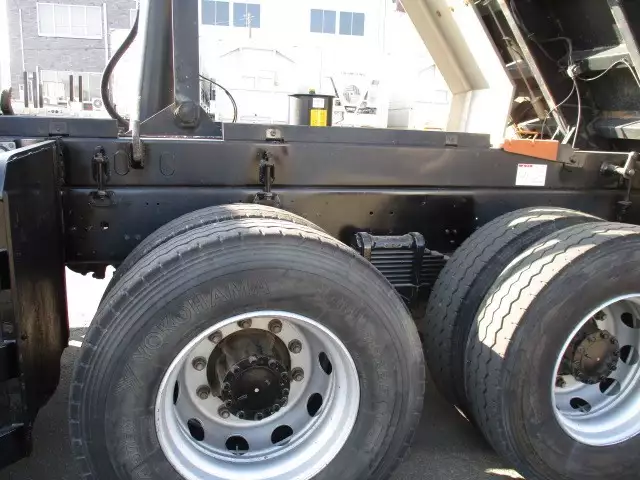 平成26年10月中古大型日産UDクオンの画像19