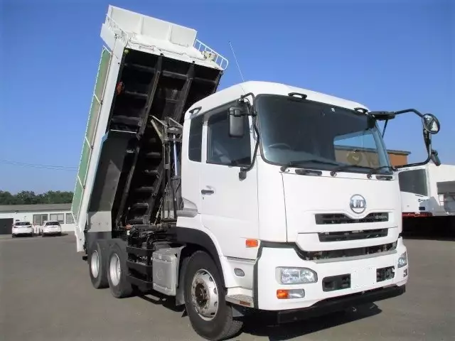 平成26年10月中古大型日産UDクオンの画像26