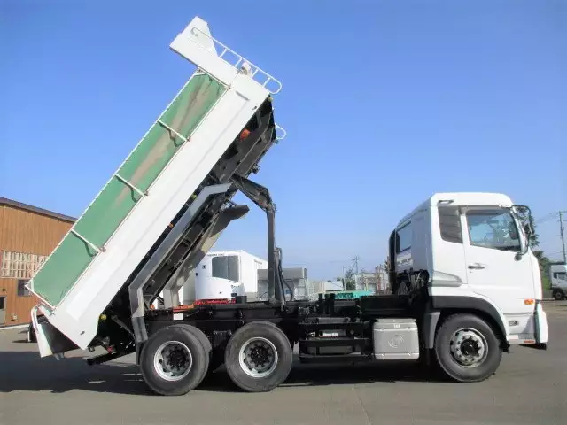 平成26年10月中古大型日産UDクオンの画像27