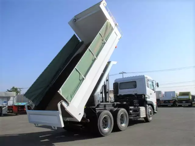 平成26年10月中古大型日産UDクオンの画像28