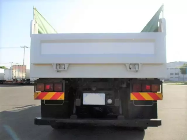 平成26年10月中古大型日産UDクオンの画像6