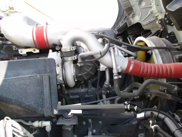 平成26年10月中古大型日産UDクオンの画像52