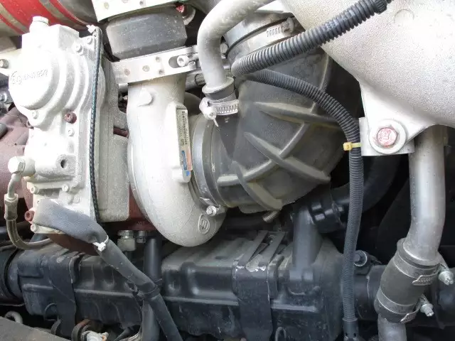 平成26年10月中古大型日産UDクオンの画像53