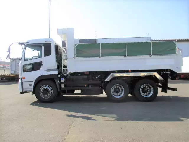 平成26年10月中古大型日産UDクオンの画像8