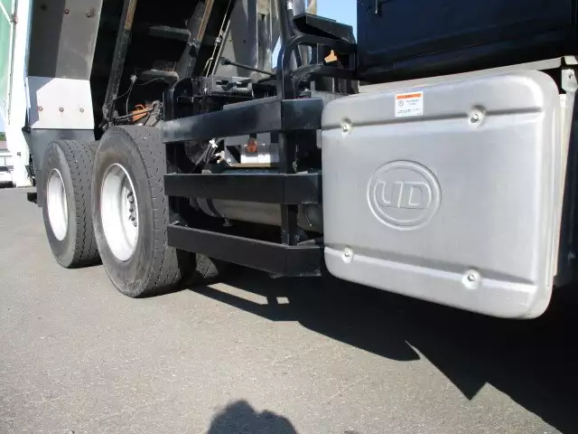 平成26年10月中古大型日産UDクオンの画像9