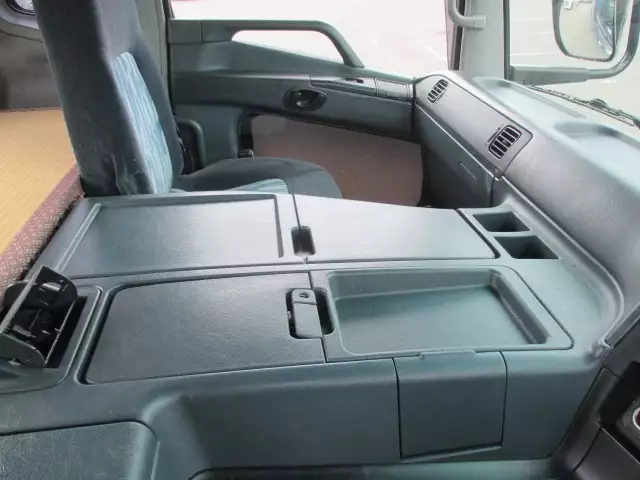 平成18年06月中古大型トラクタヘッド三菱ふそうスーパーグレートの画像17