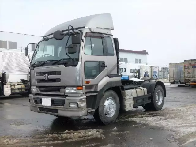 平成17年03月中古大型トラクタヘッド日産UDニッサンディーゼルの画像1