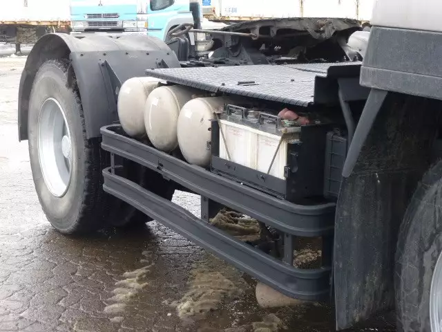 平成17年03月中古大型トラクタヘッド日産UDニッサンディーゼルの画像15