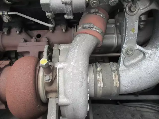 平成17年03月中古大型トラクタヘッド日産UDニッサンディーゼルの画像17