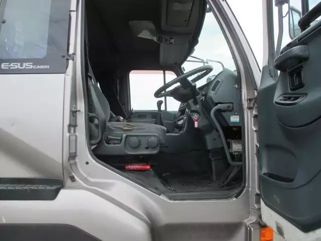 平成17年03月中古大型トラクタヘッド日産UDニッサンディーゼルの画像25