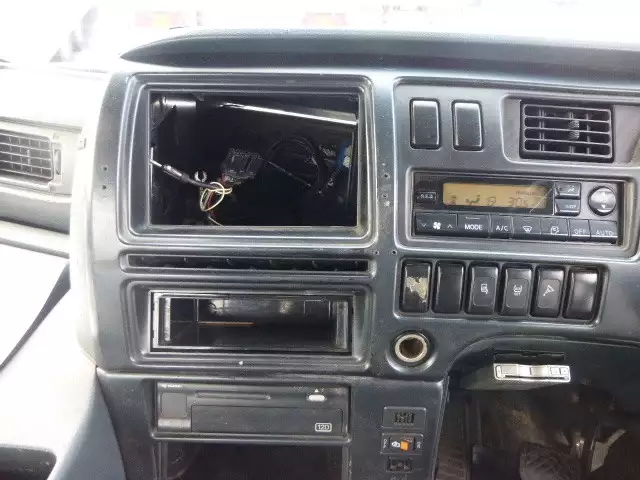 平成17年03月中古大型トラクタヘッド日産UDニッサンディーゼルの画像40