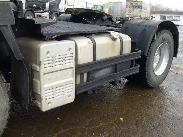 平成17年03月中古大型トラクタヘッド日産UDニッサンディーゼルの画像8