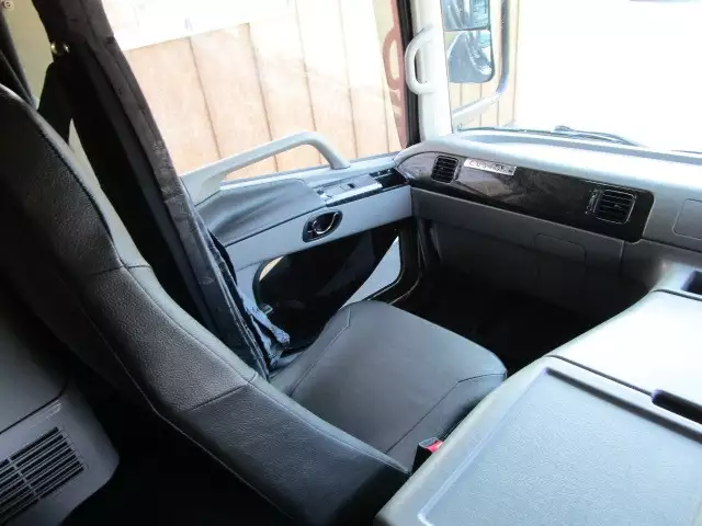 平成28年09月中古大型トラクタヘッド三菱ふそうスーパーグレートの画像47