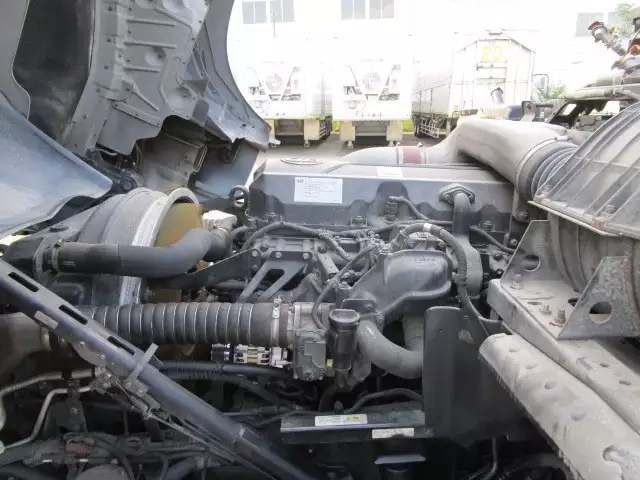 平成25年06月中古大型トラクタヘッド日産UDクオンの画像23