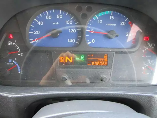 平成25年06月中古大型トラクタヘッド日産UDクオンの画像28