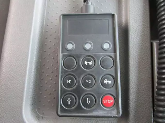 平成25年06月中古大型トラクタヘッド日産UDクオンの画像37