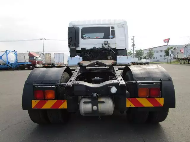 平成25年06月中古大型トラクタヘッド日産UDクオンの画像6