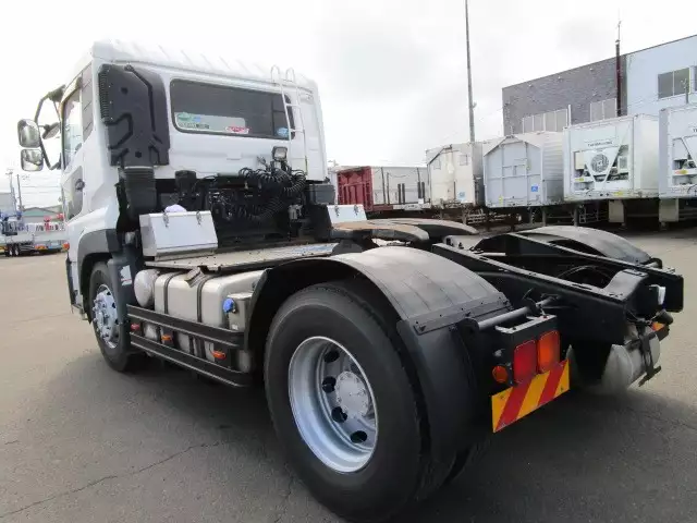 平成25年06月中古大型トラクタヘッド日産UDクオンの画像7