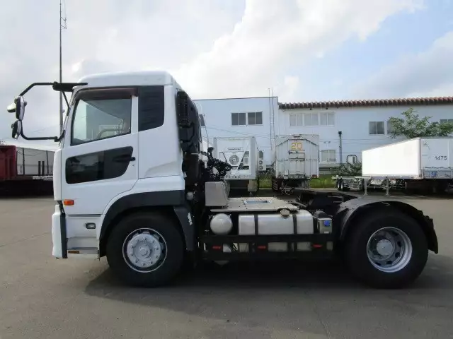 平成25年06月中古大型トラクタヘッド日産UDクオンの画像8