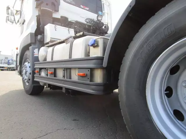 平成25年06月中古大型トラクタヘッド日産UDクオンの画像10