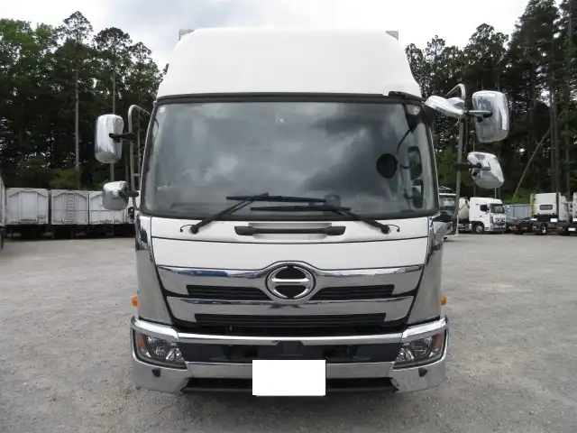 寒冷地仕様 日野 増トンウイング 7200ワイド 240馬力 MT 格納ゲート 積載:6,200kgの画像2