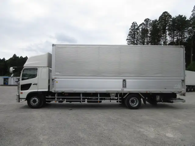 寒冷地仕様 日野 増トンウイング 7200ワイド 240馬力 MT 格納ゲート 積載:6,200kgの画像8