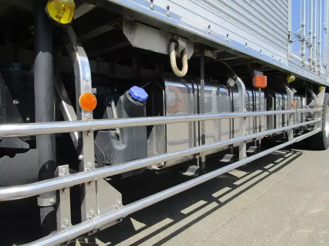 平成27年11月中古大型冷凍バン・ウィング日野プロフィアの画像9