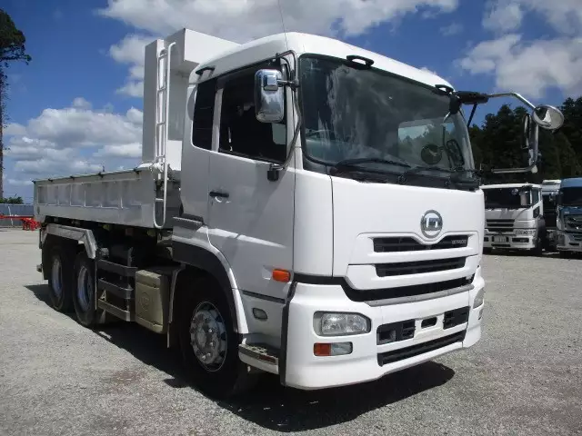 平成26年08月中古大型日産UDクオンの画像3