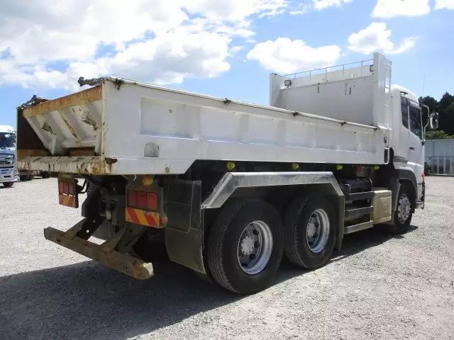 平成26年08月中古大型日産UDクオンの画像5