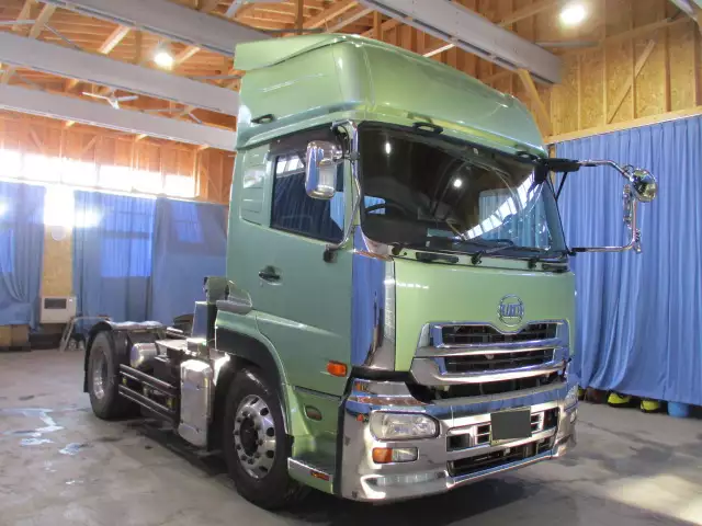 平成26年09月中古大型トラクタヘッド日産UDクオンの画像3
