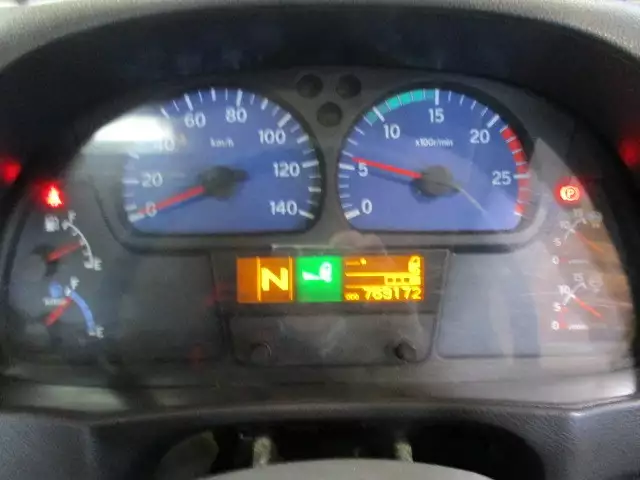 平成26年09月中古大型トラクタヘッド日産UDクオンの画像29