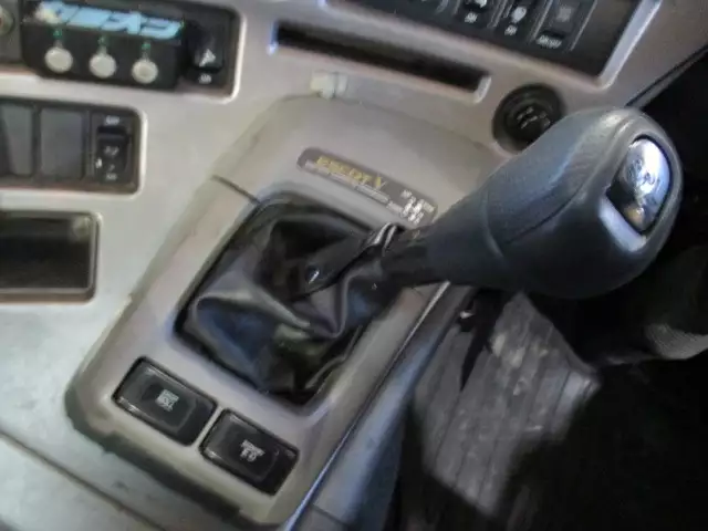 平成26年09月中古大型トラクタヘッド日産UDクオンの画像34