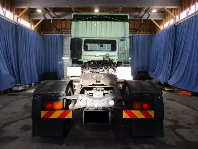 平成26年09月中古大型トラクタヘッド日産UDクオンの画像5