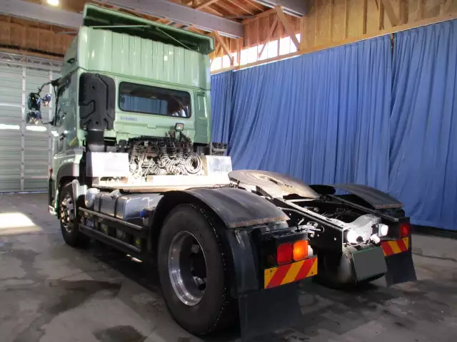 平成26年09月中古大型トラクタヘッド日産UDクオンの画像6