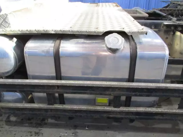 平成26年09月中古大型トラクタヘッド日産UDクオンの画像8