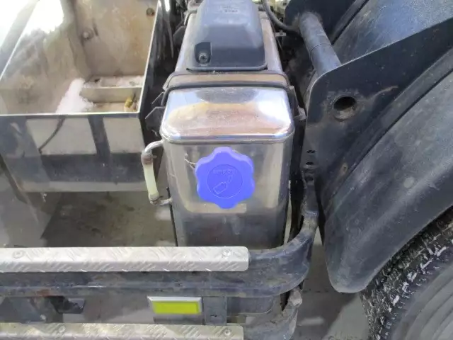 平成26年09月中古大型トラクタヘッド日産UDクオンの画像9