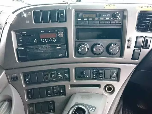 平成22年07月中古大型日産UDUDトラックスの画像45