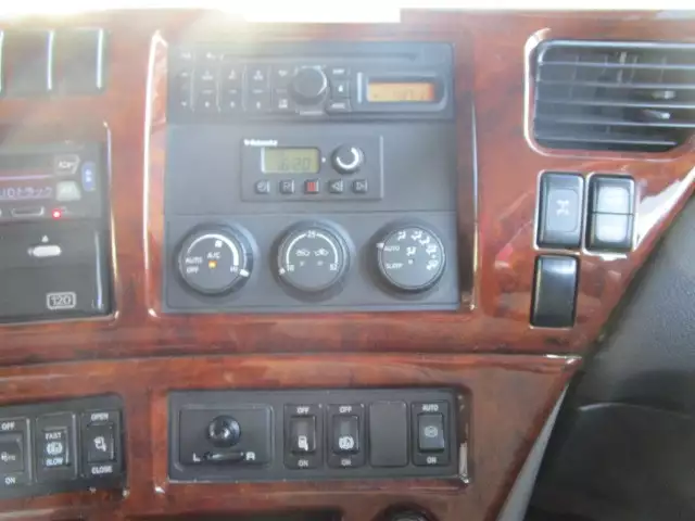 平成26年03月中古大型日産UDクオンの画像40