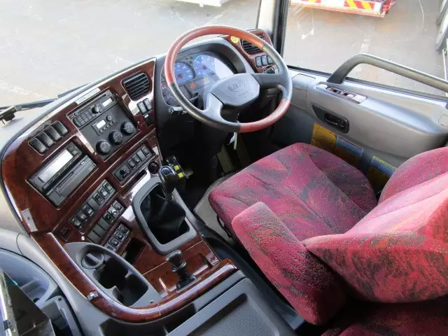 平成26年03月中古大型日産UDクオンの画像47