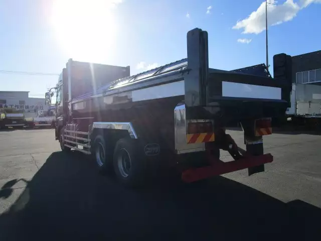 平成26年03月中古大型日産UDクオンの画像6