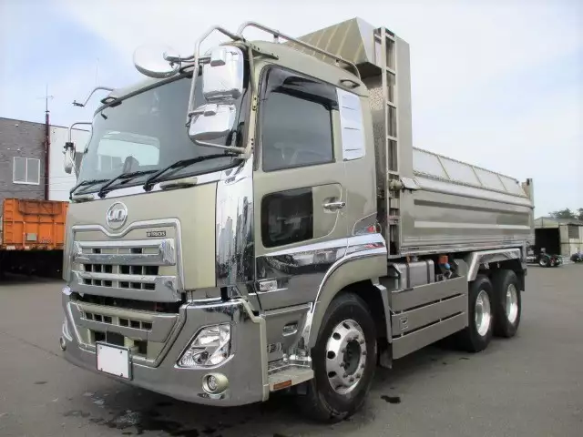 平成30年12月中古大型日産UDクオンの画像1