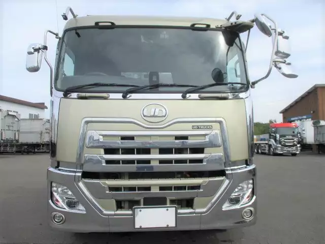 平成30年12月中古大型日産UDクオンの画像2